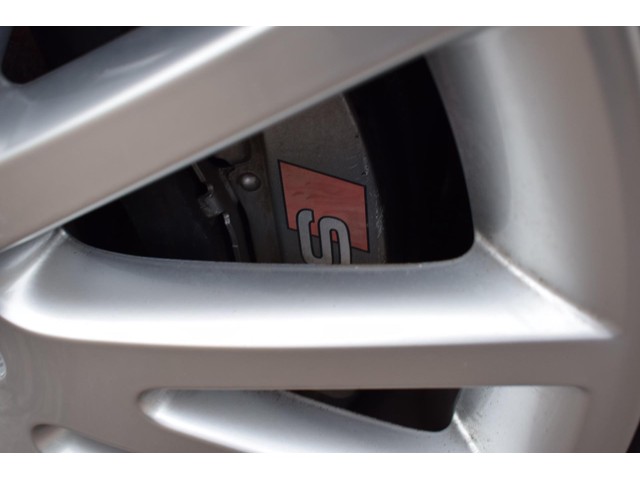 Audi S8 (foto 19)