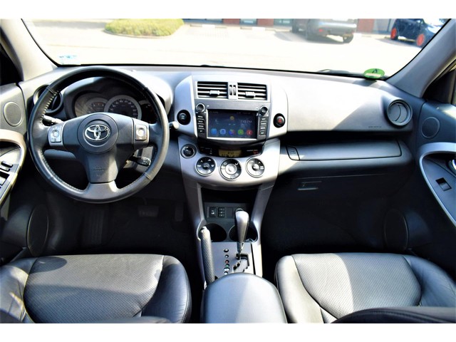 Toyota RAV4 (foto 8)