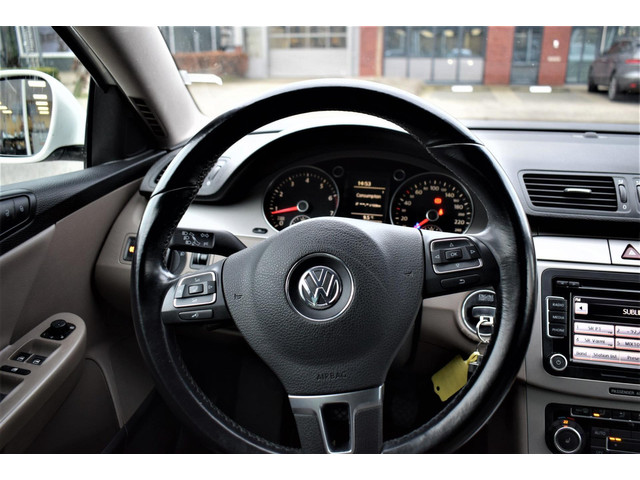 Volkswagen Passat (foto 12)