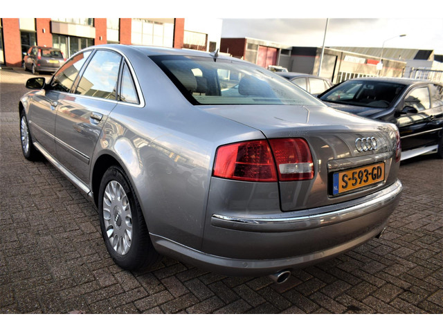 Audi A8 (foto 2)