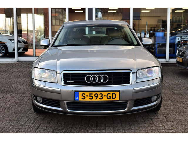 Audi A8 (foto 6)