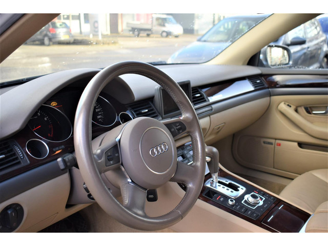 Audi A8 (foto 9)
