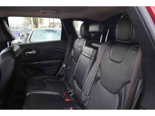 Jeep Cherokee (foto 9)