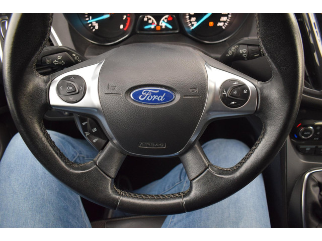 Ford Kuga (foto 11)