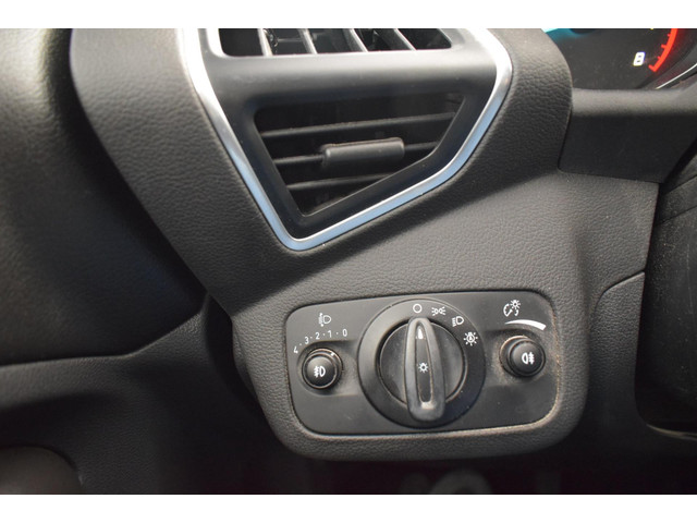 Ford Kuga (foto 16)