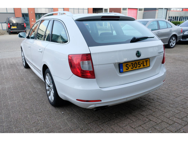 Škoda Superb (foto 2)