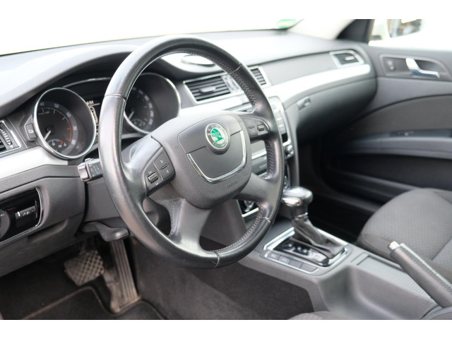 Škoda Superb (foto 8)