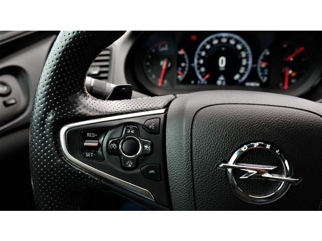 Opel Insignia (foto 28)