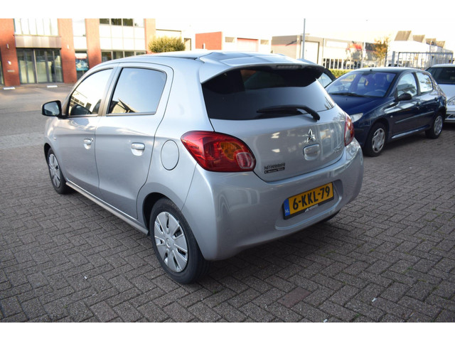 Mitsubishi Space Star (foto 2)