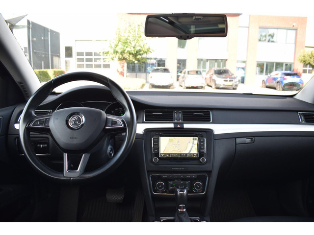 Škoda Superb (foto 18)