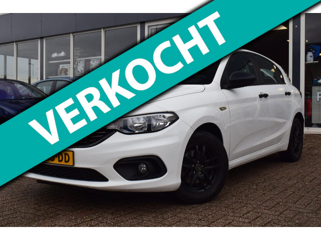 Fiat Tipo 1.4 16v Pop | NAVI | CLIMATE CONTROL | CRUISE CONTROL | PARKEERSENSOREN |