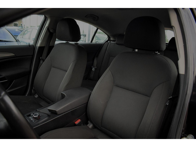 Opel Insignia (foto 10)