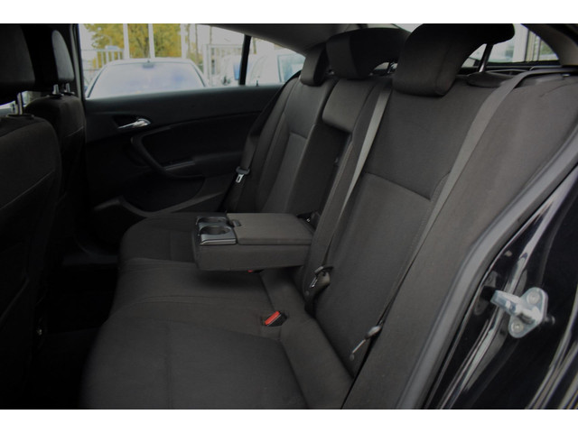 Opel Insignia (foto 12)