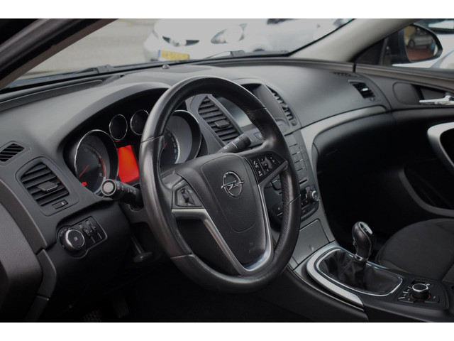 Opel Insignia (foto 13)