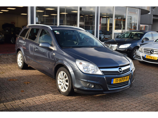 Opel Astra (foto 1)