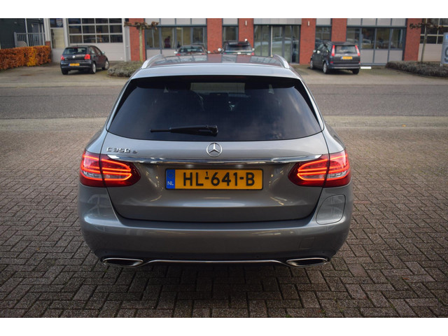 Mercedes-Benz C-Klasse (foto 8)