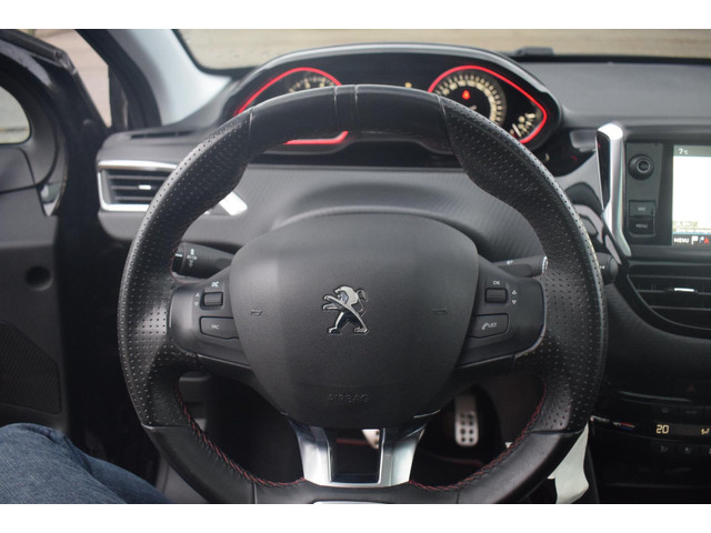 Peugeot 2008 (foto 16)