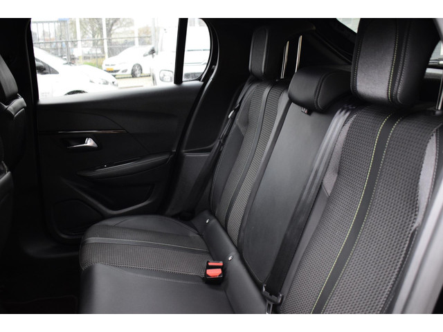 Peugeot 208 (foto 10)