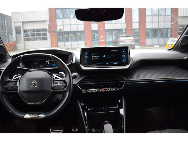 Peugeot 208 (foto 12)