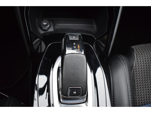Peugeot 208 (foto 25)