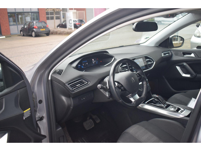 Peugeot 308 (foto 8)