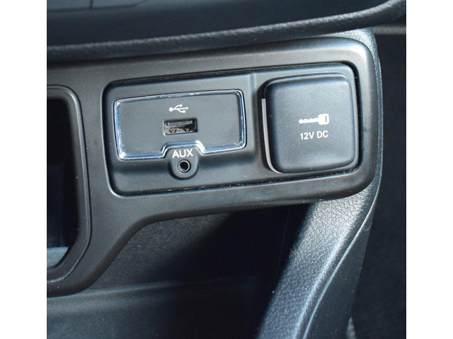 Jeep Renegade (foto 18)