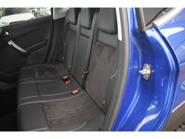 Peugeot 2008 (foto 12)